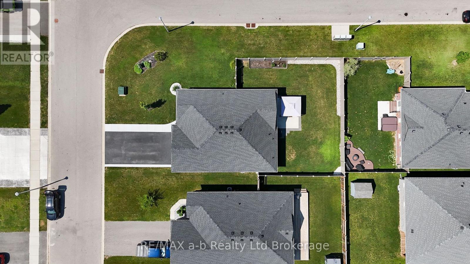 268 WILSON AVENUE - 32
