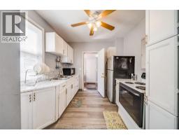 Kitchen - 1333 Wyandotte Street, Windsor, ON N9B1H3 Photo 8
