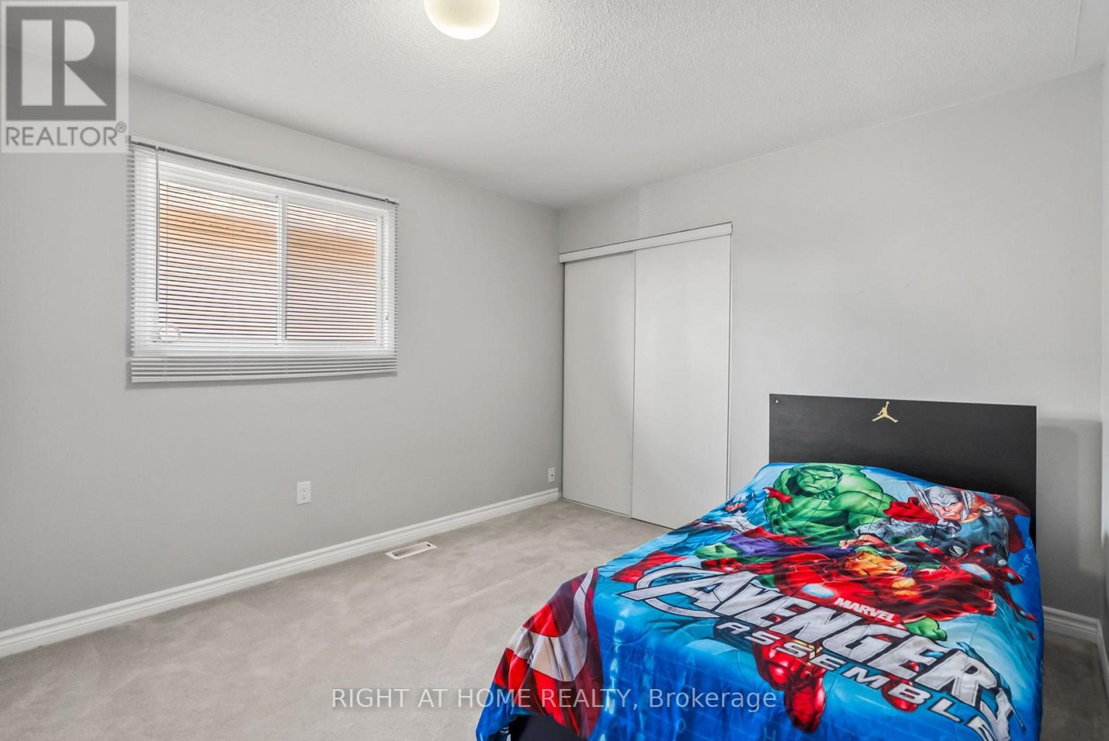 1040 BEAVER VALLEY CRESCENT - 35