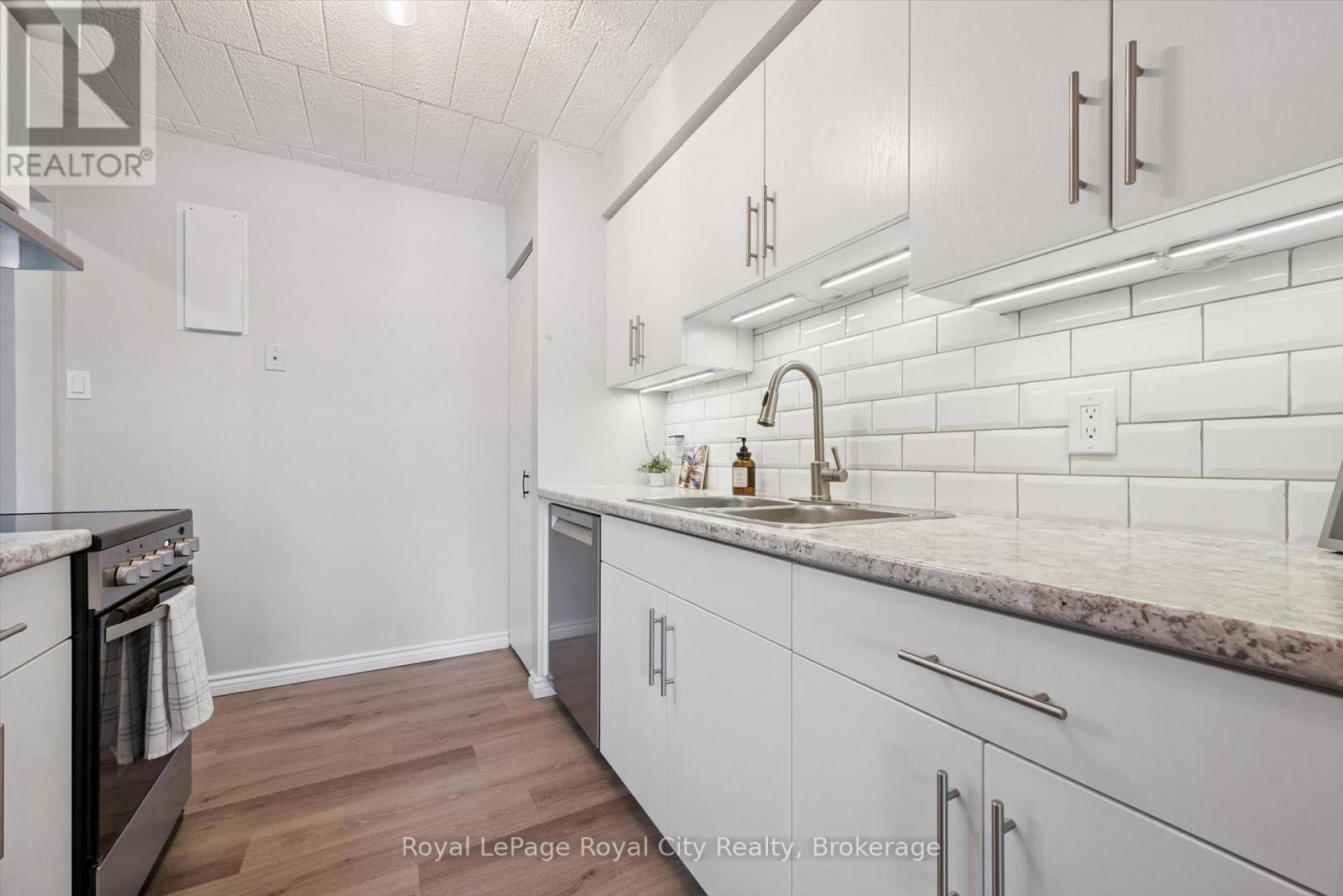 #410 105 CONROY CRESCENT - 19
