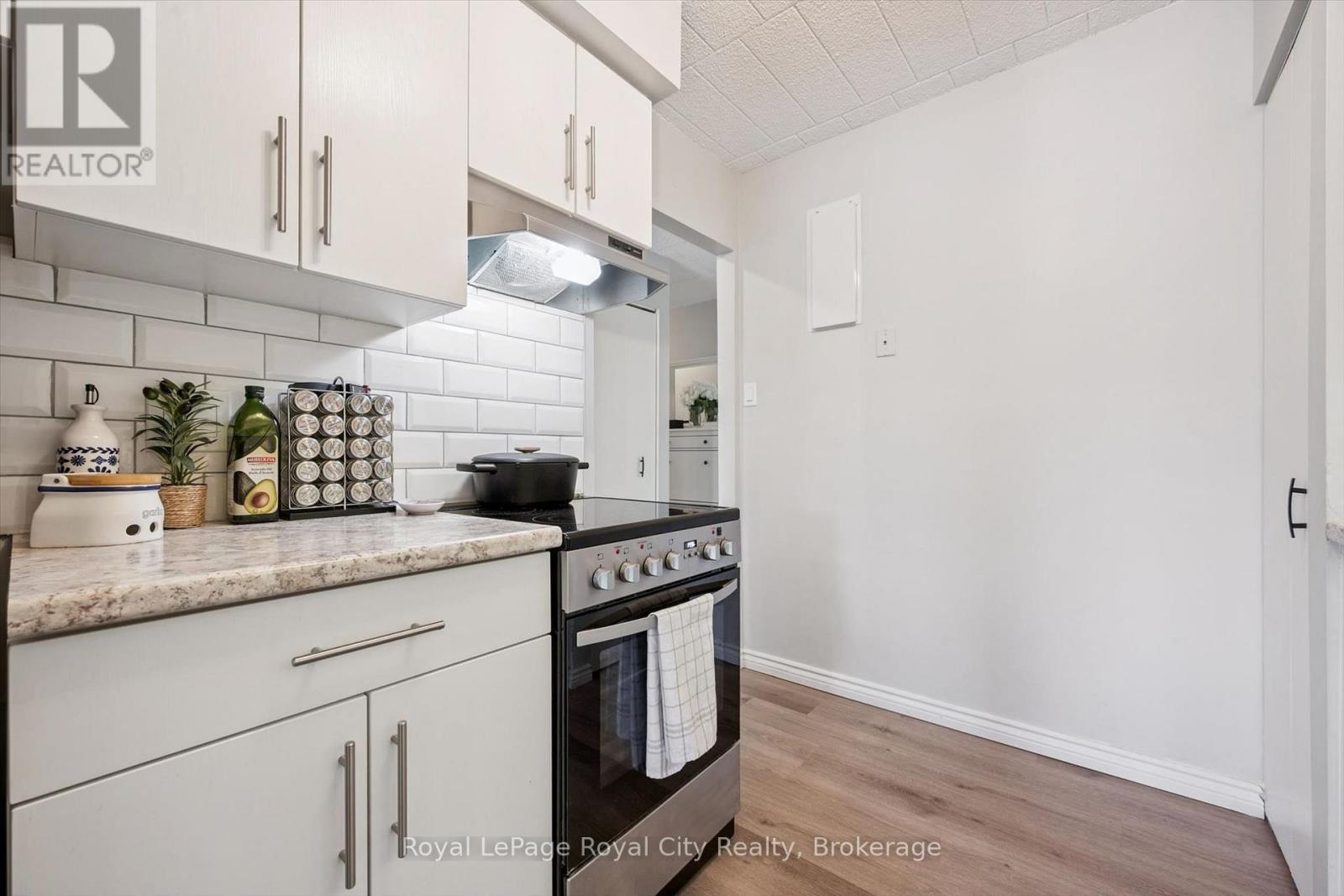 #410 105 CONROY CRESCENT - 20