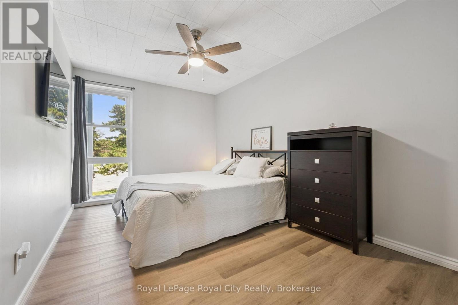 #410 105 CONROY CRESCENT - 21