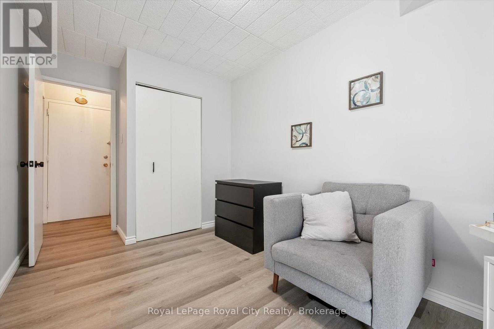 #410 105 CONROY CRESCENT - 24