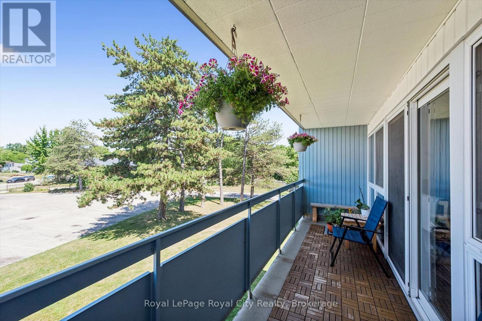 #410 105 CONROY CRESCENT - 28