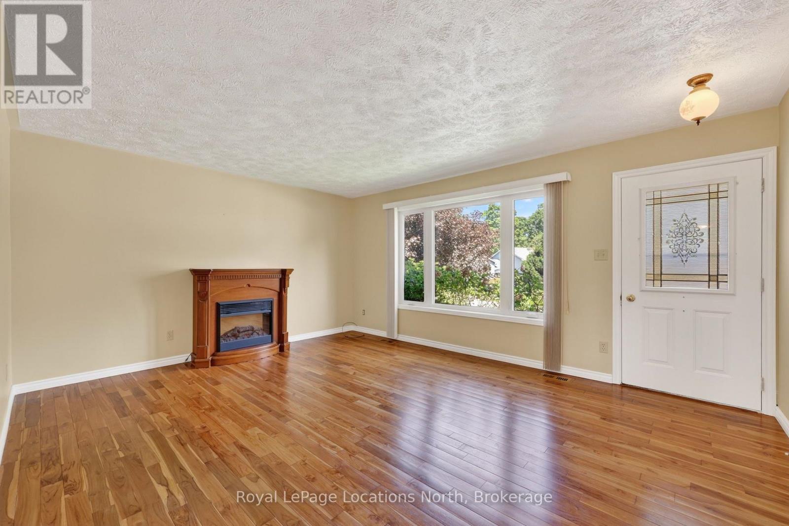 25 POLLARD DRIVE - 5