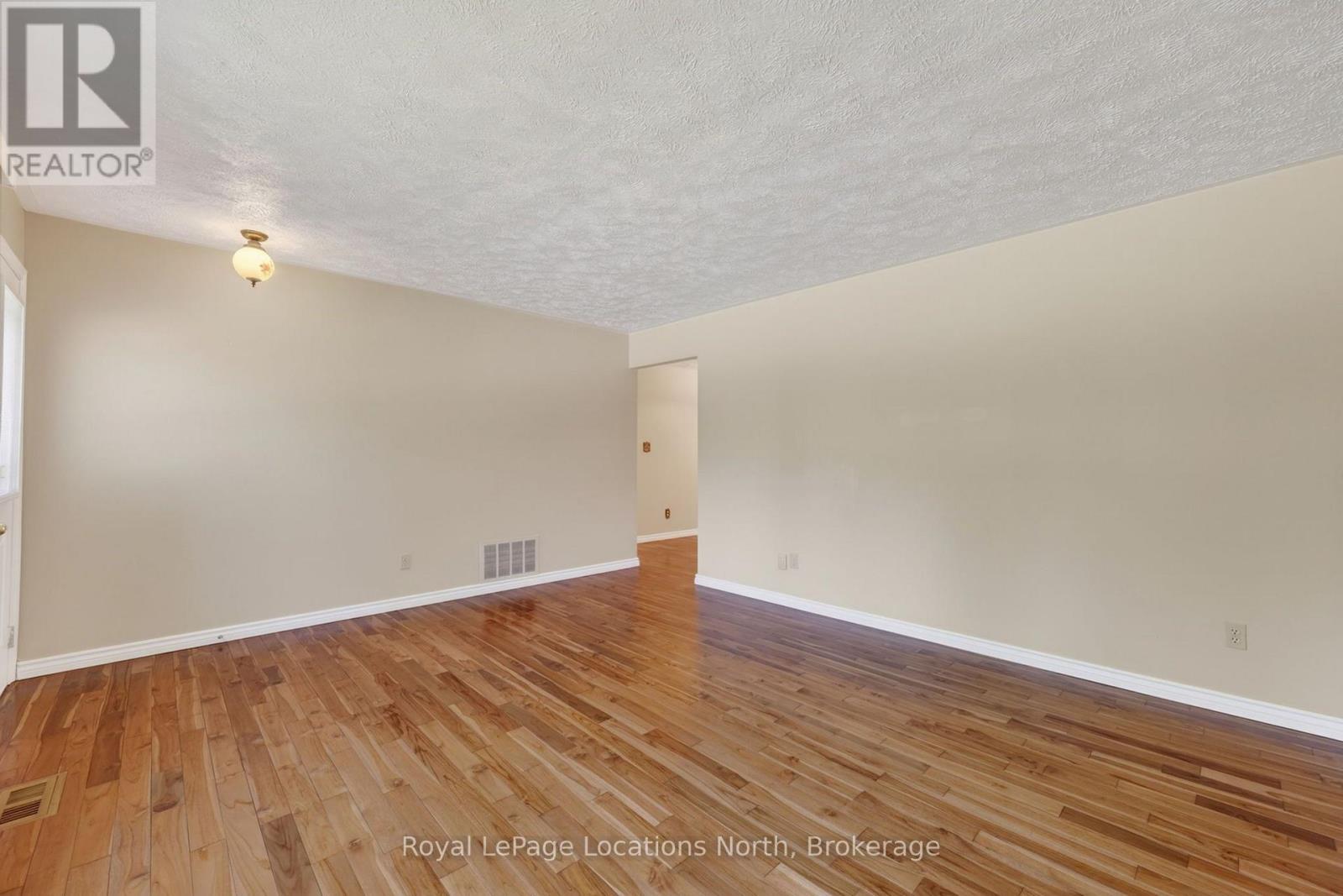 25 POLLARD DRIVE - 8