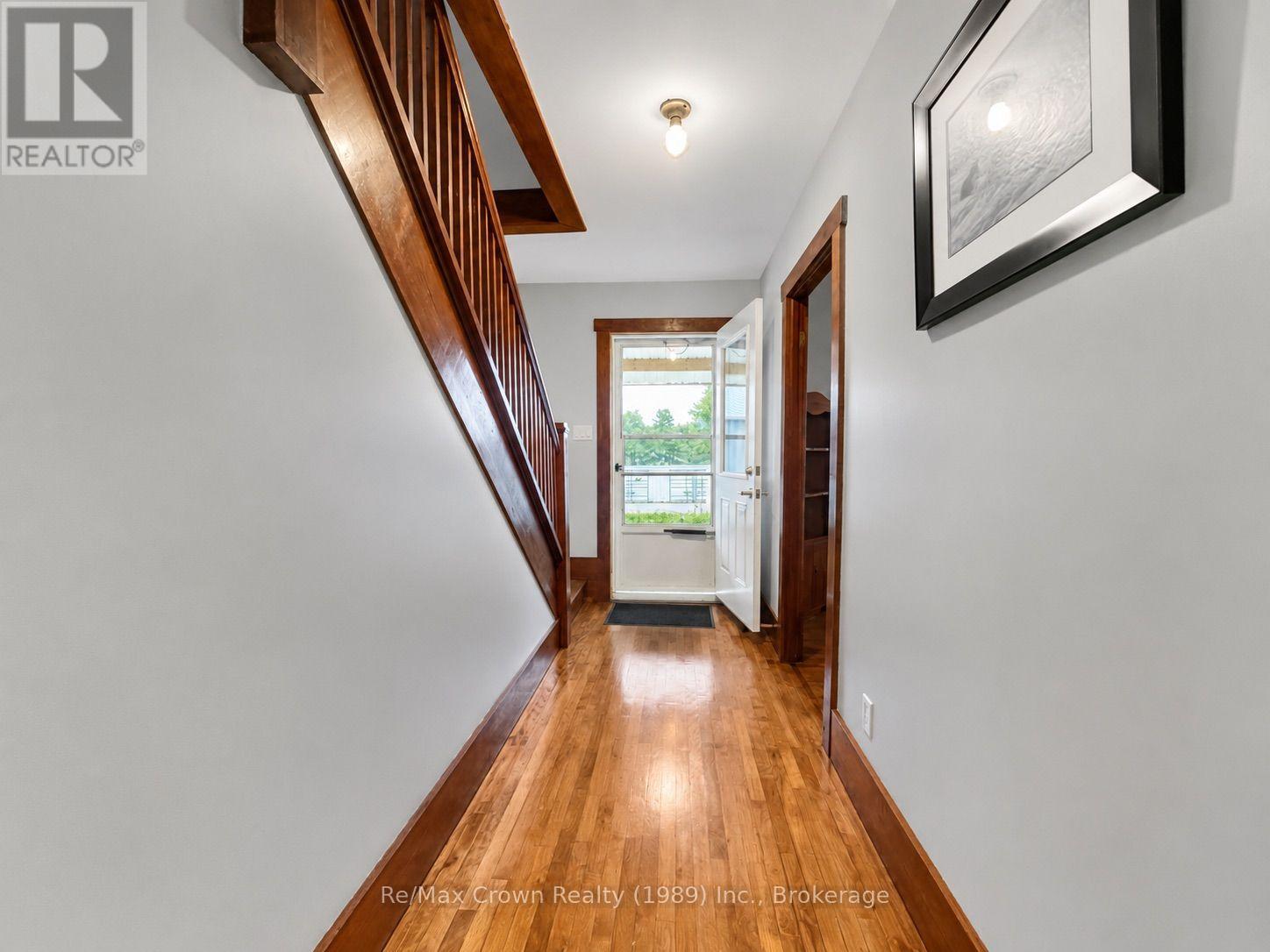 71 HAWTHORNE DRIVE - 8