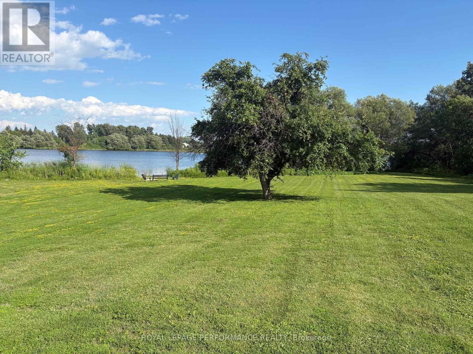 #209 220 KENYON STREET W - 9