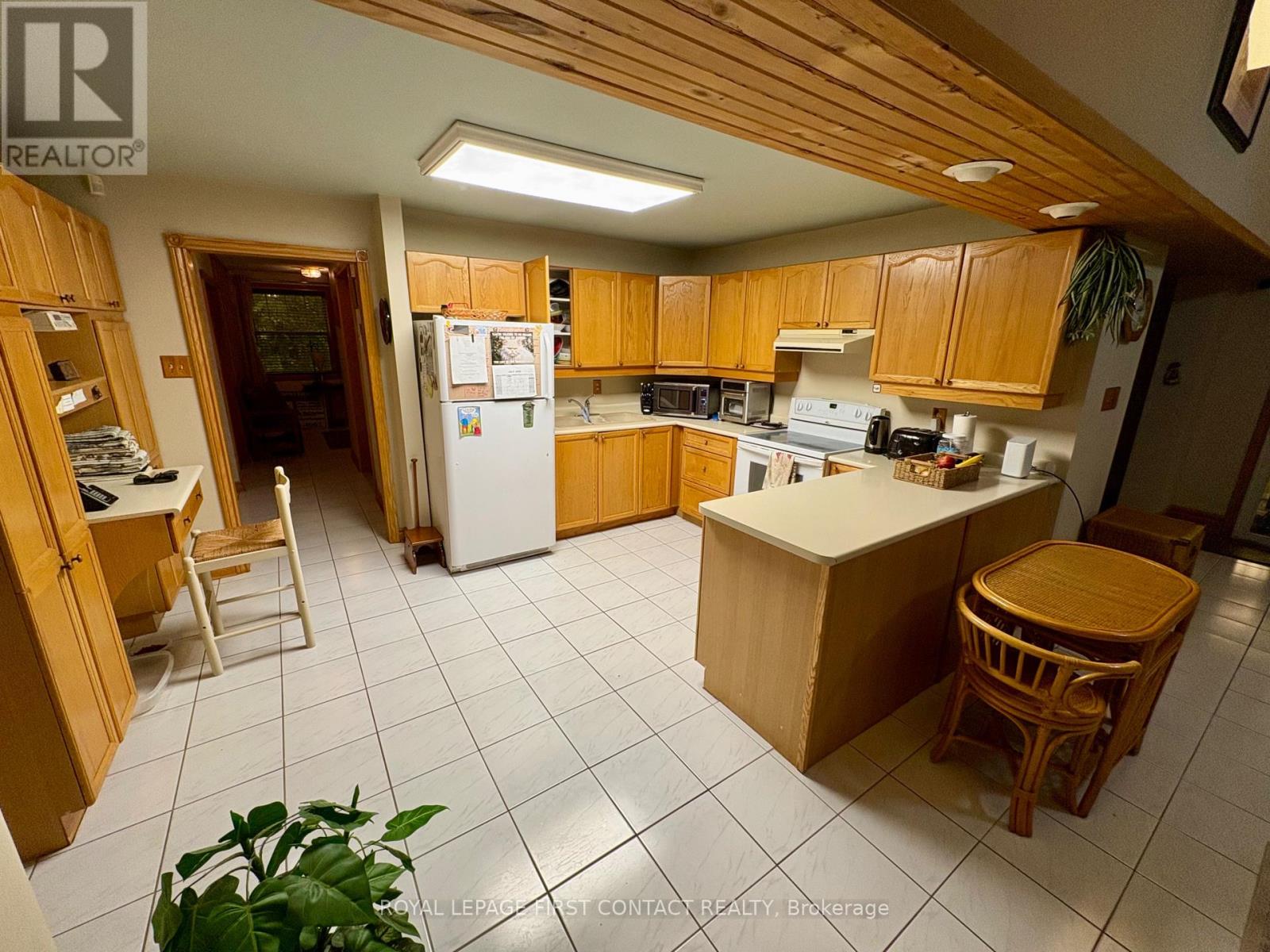 104 ECCLES STREET N - 13