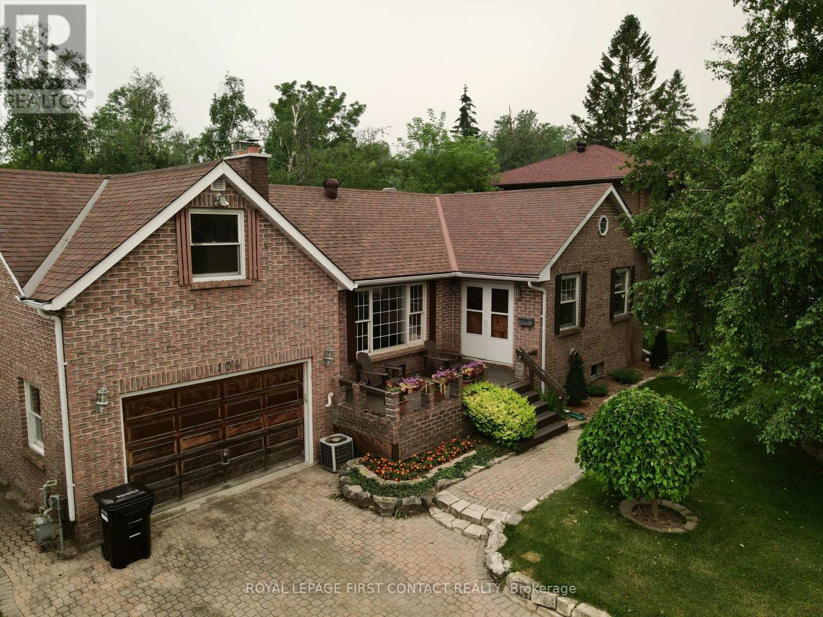 104 ECCLES STREET N - 2