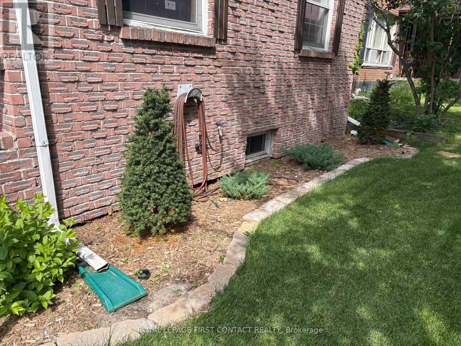 104 ECCLES STREET N - 5