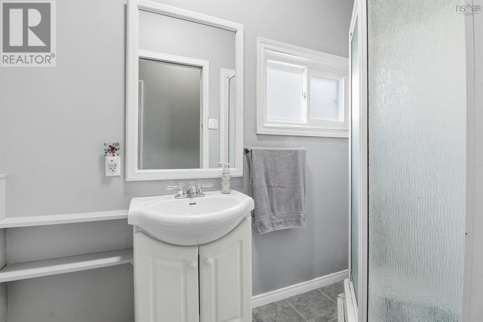 2704 Belle Aire Terrace - 34