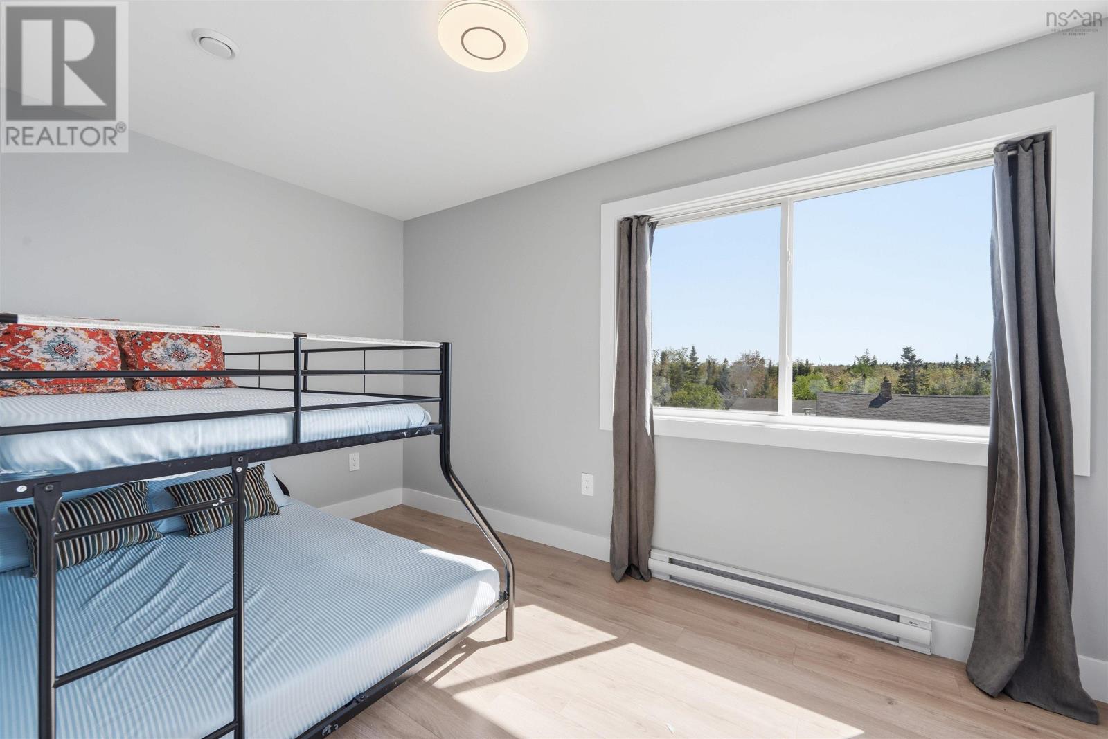6 Charlton Avenue - 32