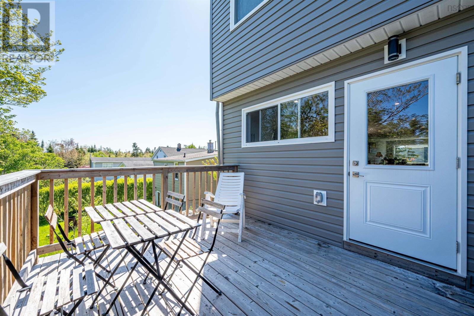 6 Charlton Avenue - 42