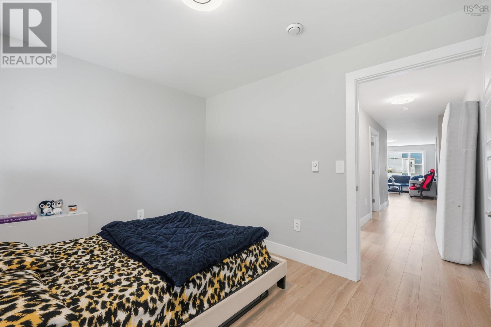 6 Charlton Avenue - 13