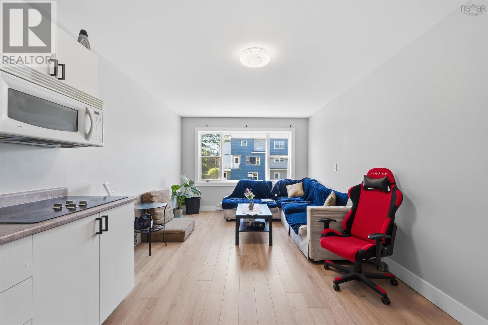 6 Charlton Avenue - 6