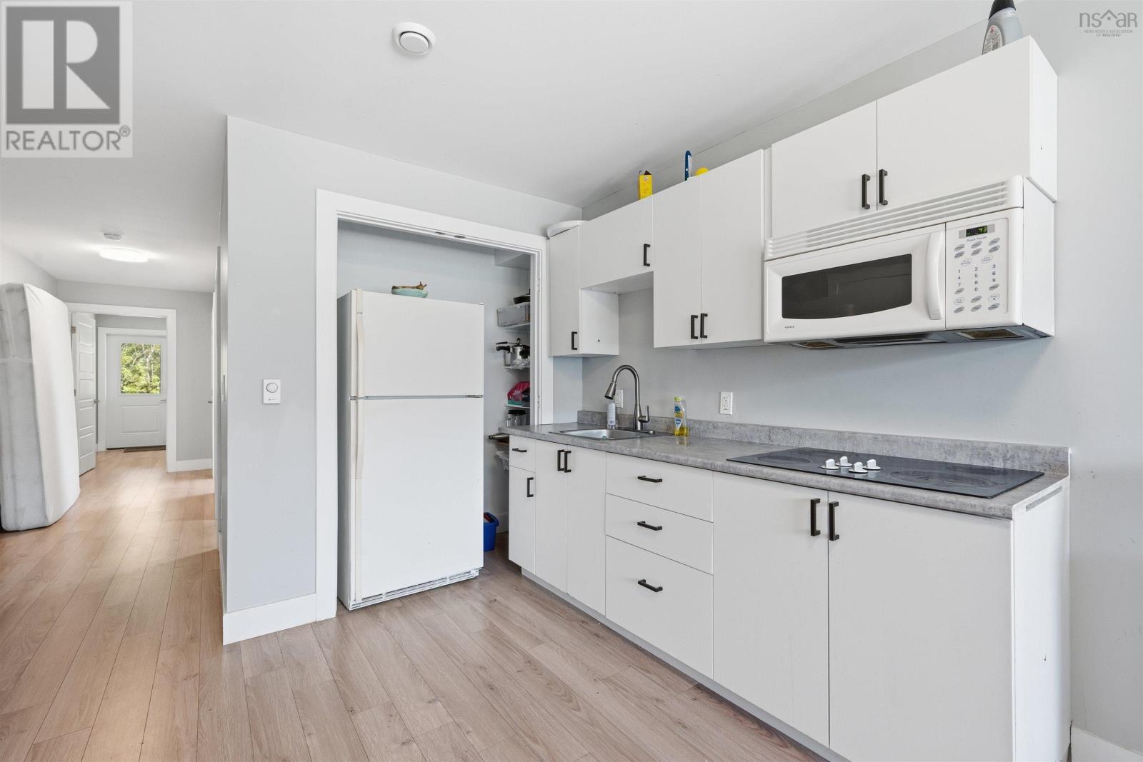 6 Charlton Avenue - 8