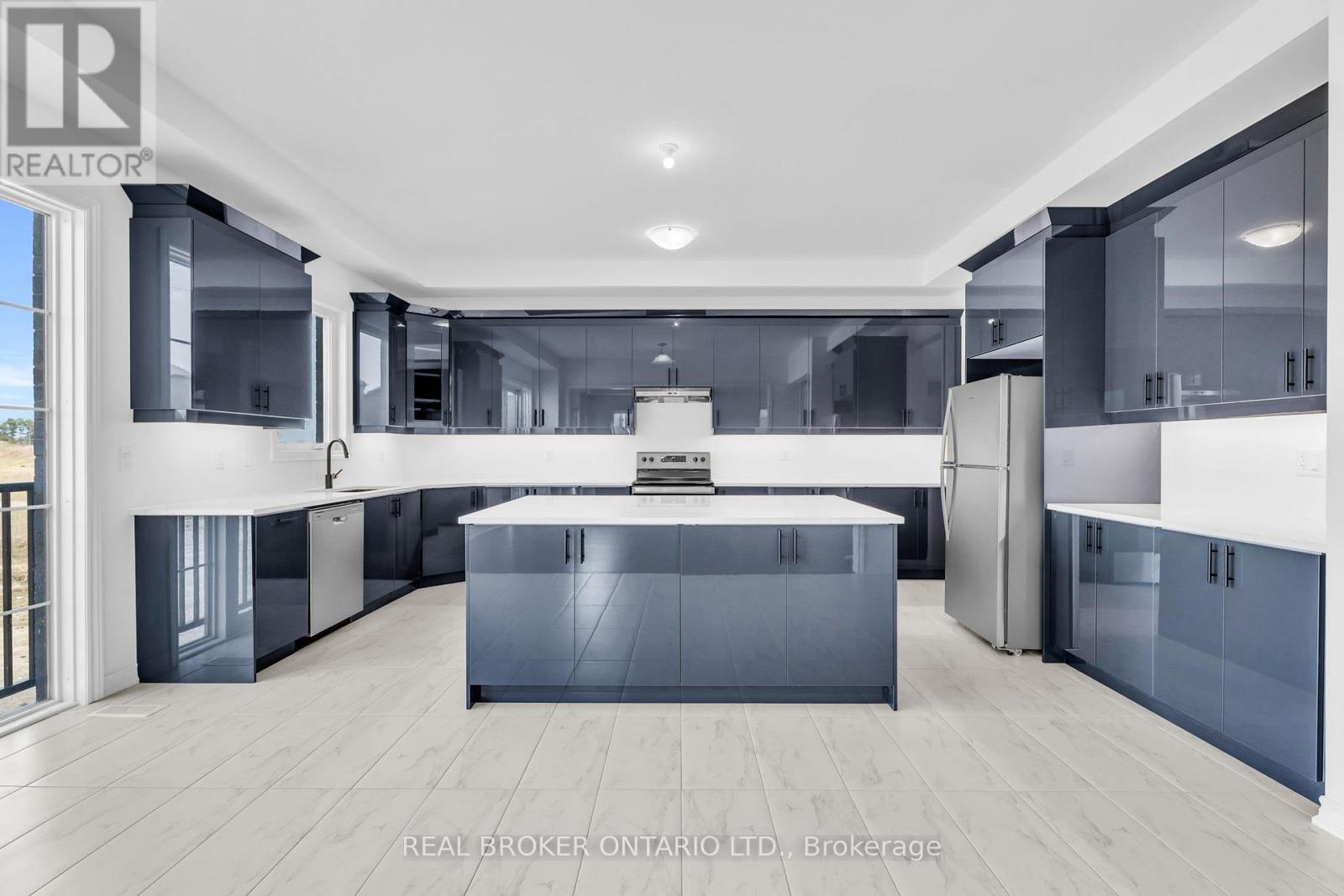430 VANDUSEN AVENUE - 19