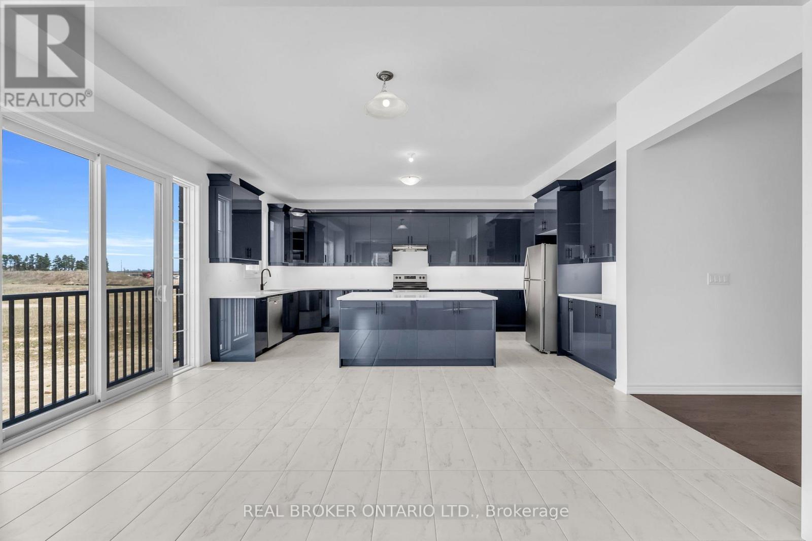 430 VANDUSEN AVENUE - 17