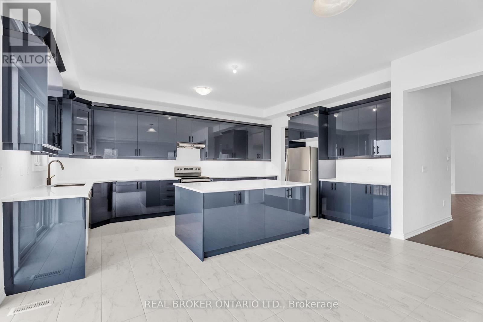 430 VANDUSEN AVENUE - 20