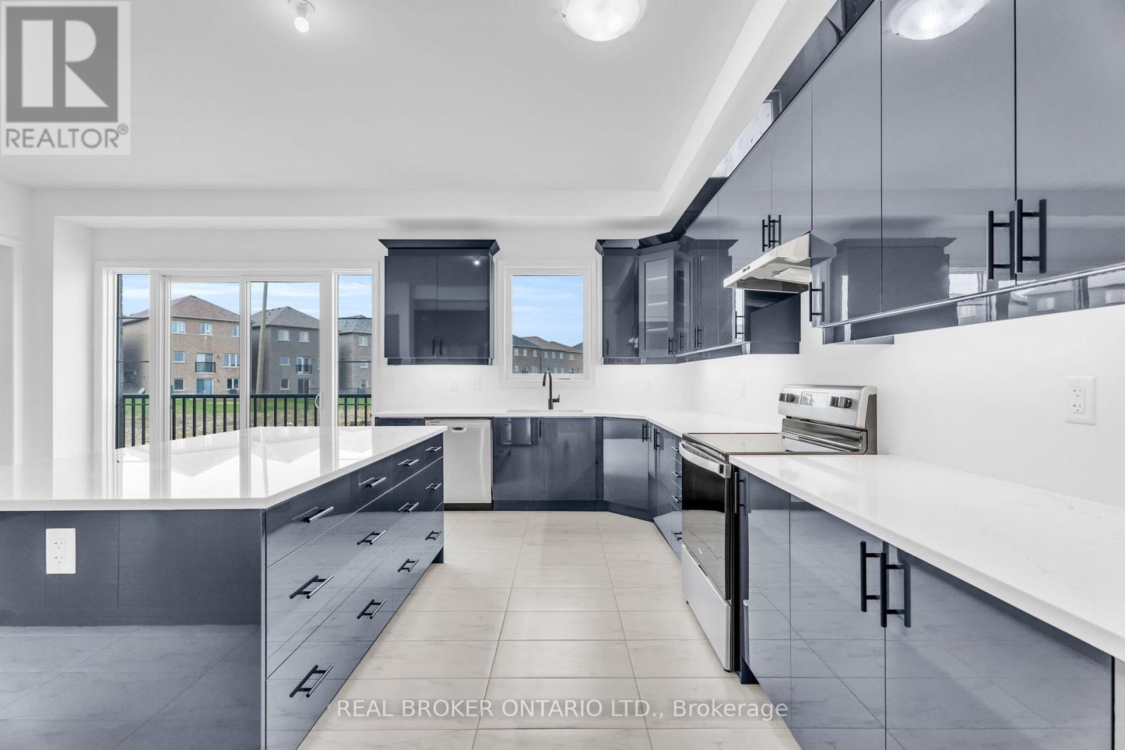 430 VANDUSEN AVENUE - 23