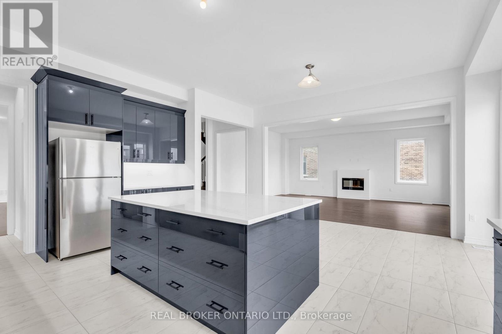 430 VANDUSEN AVENUE - 26