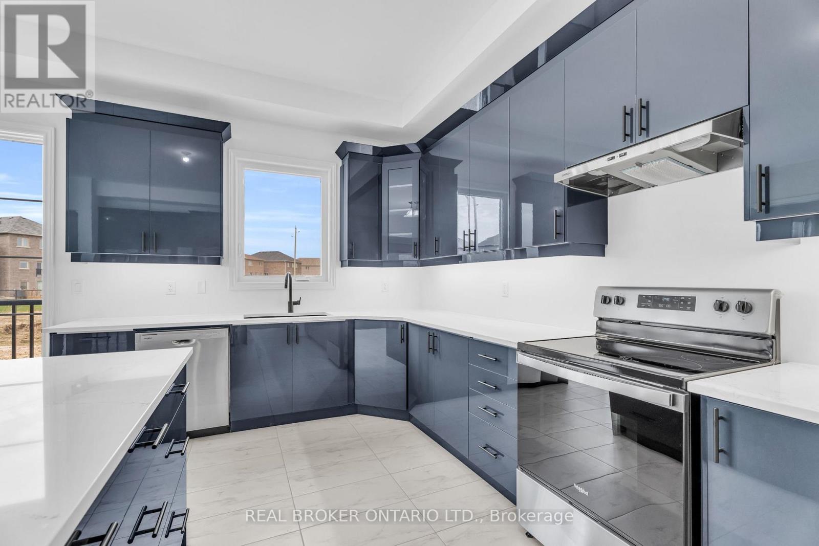 430 VANDUSEN AVENUE - 25