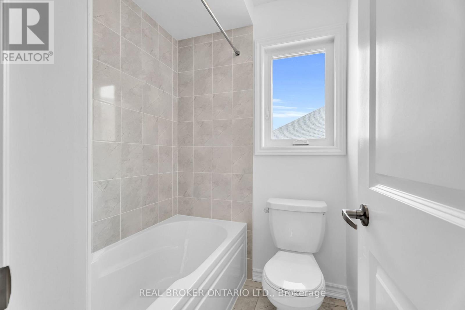 430 VANDUSEN AVENUE - 41