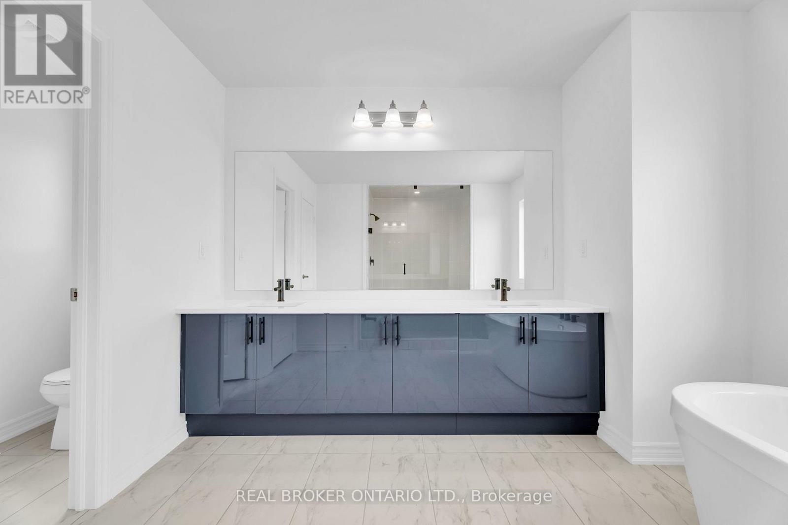 430 VANDUSEN AVENUE - 36