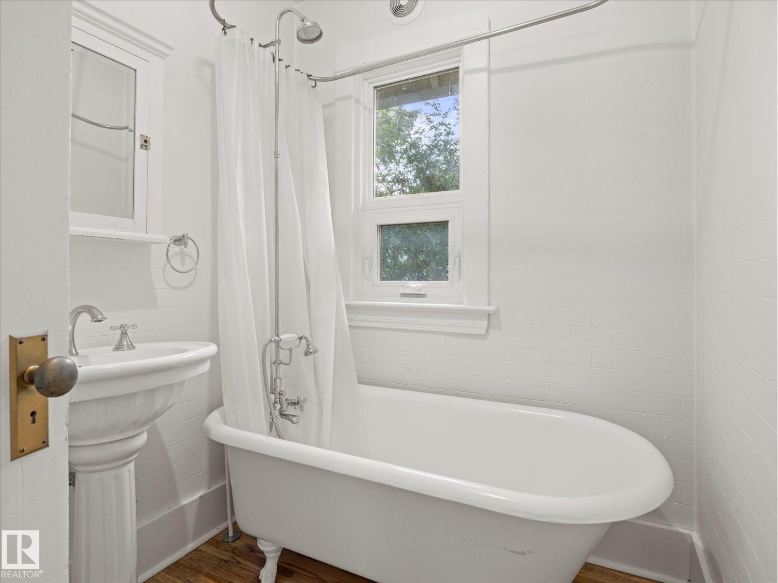 11331 66 ST NW - 18