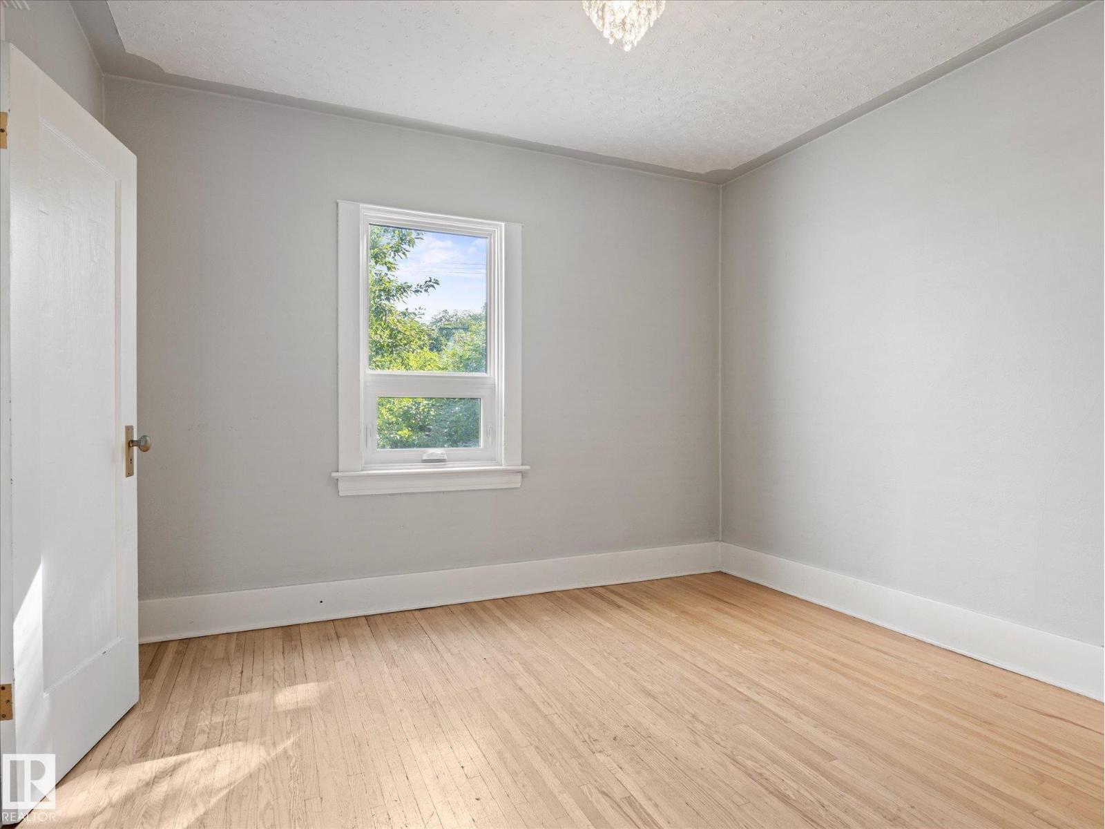 11331 66 ST NW - 15