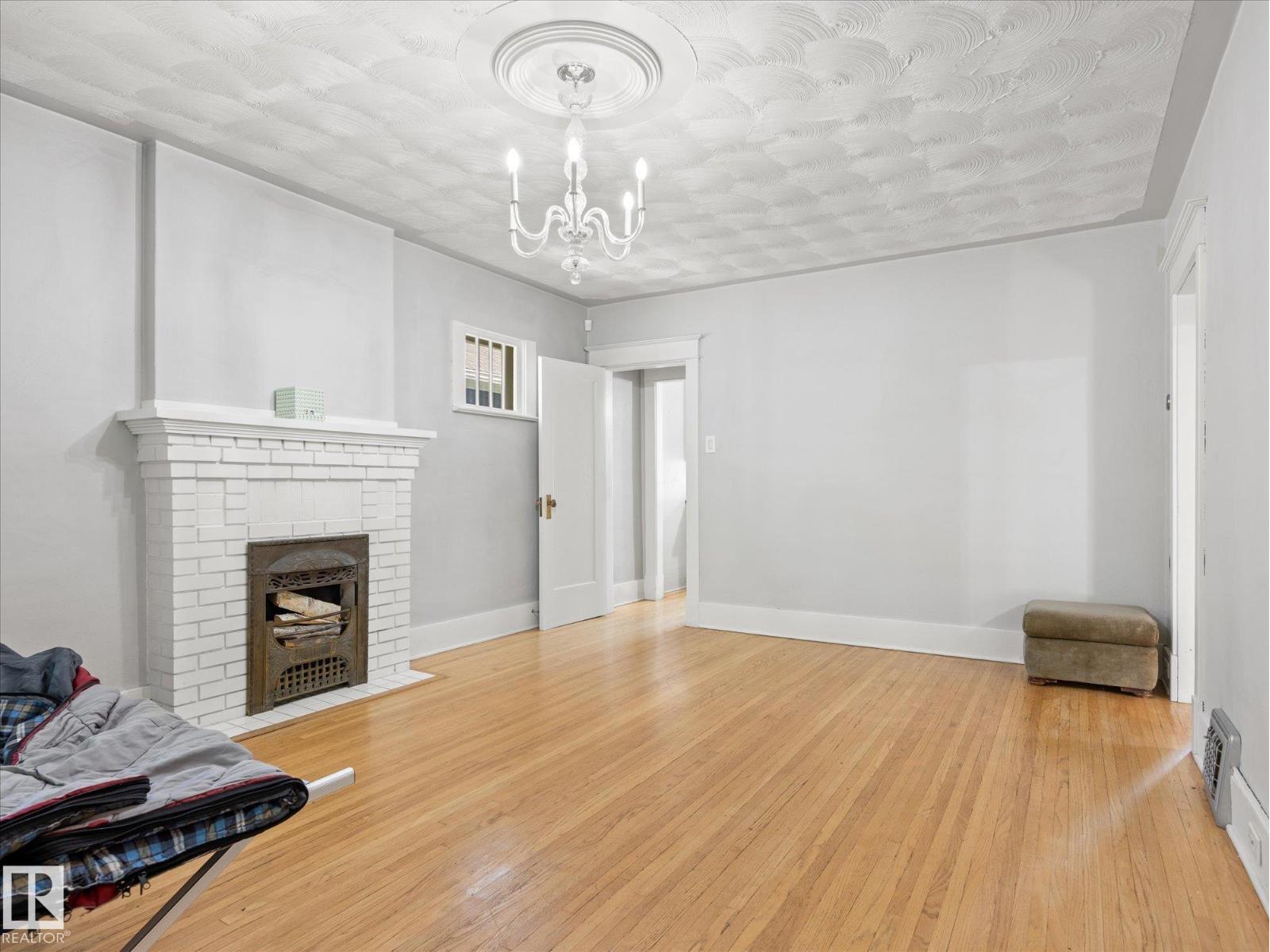 11331 66 ST NW - 7