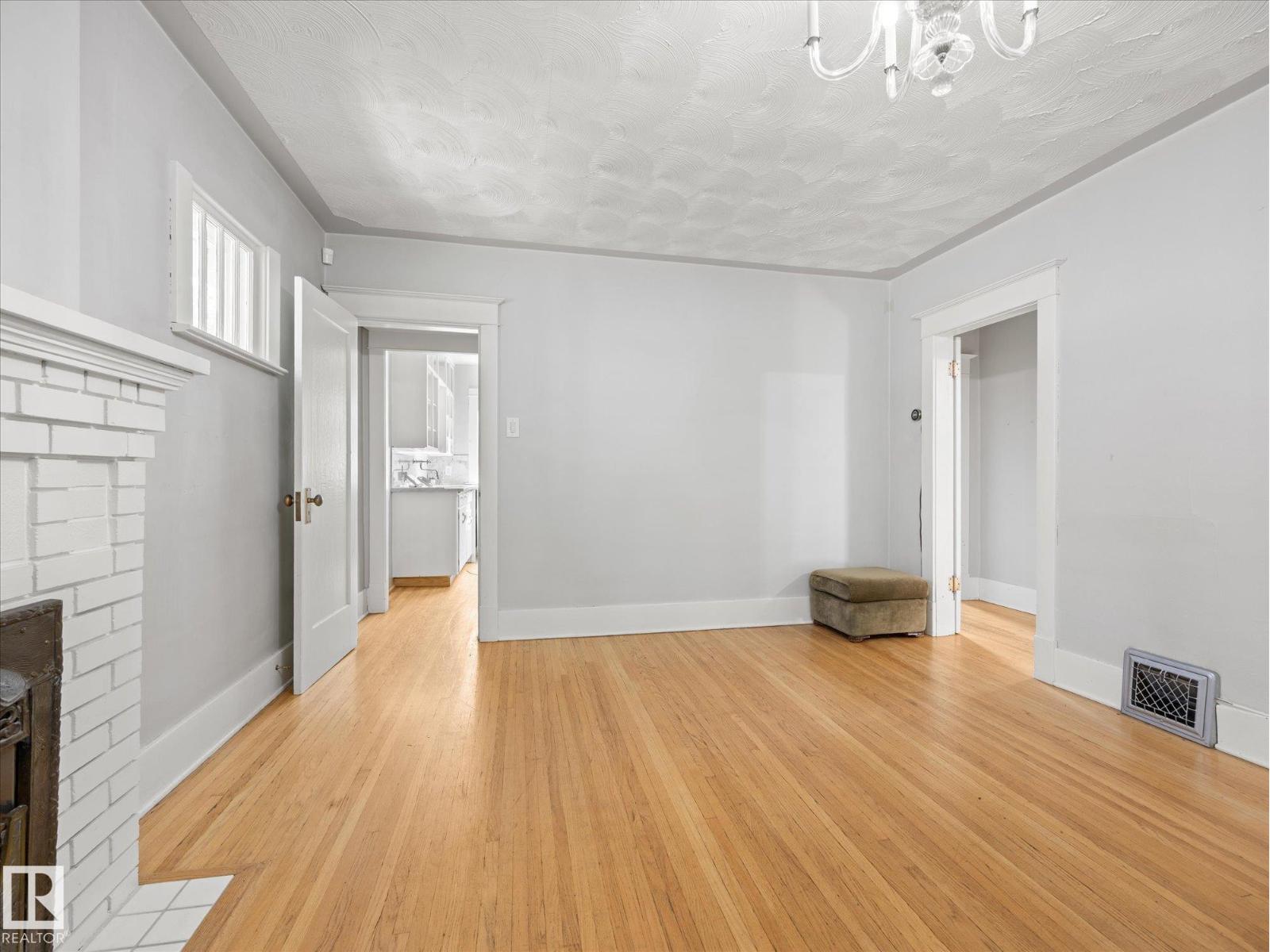 11331 66 ST NW - 9