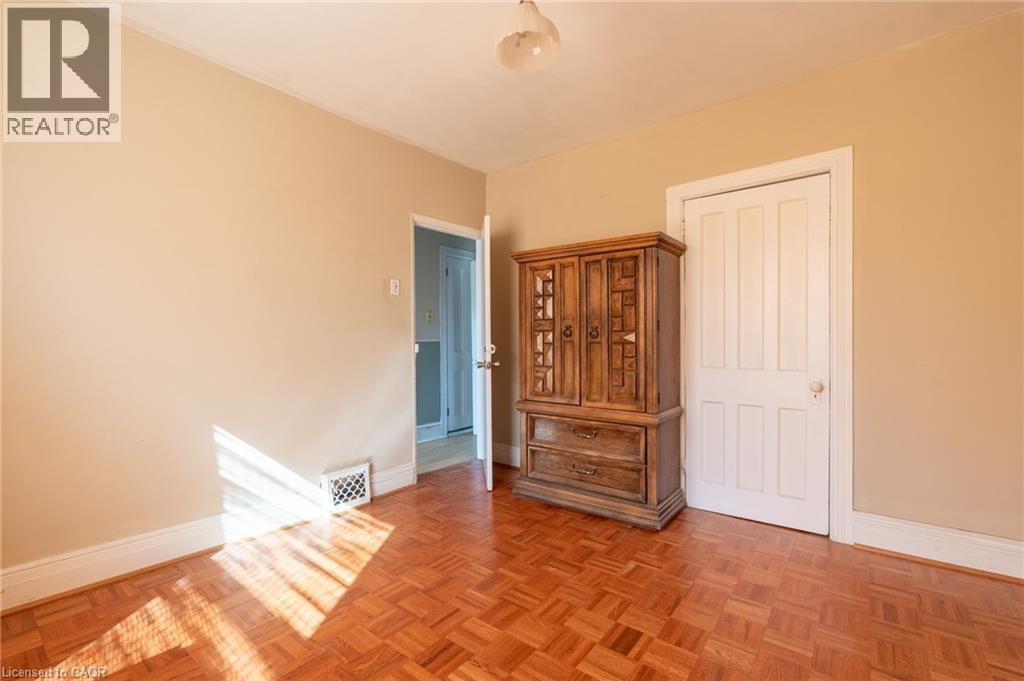 128 HESS Street N - Image 16