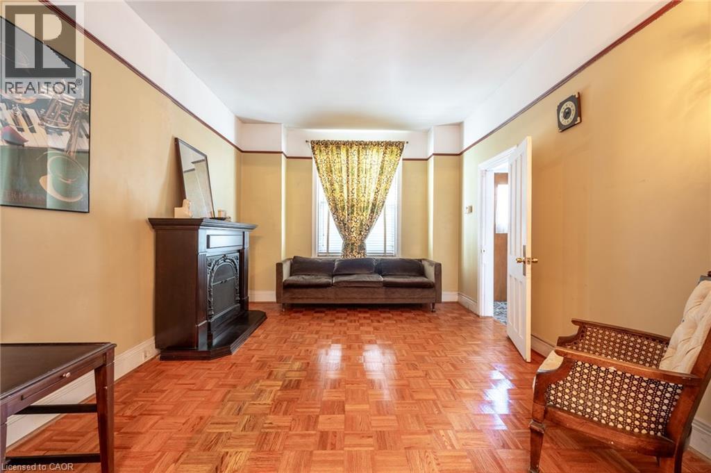 128 HESS Street N - Image 6