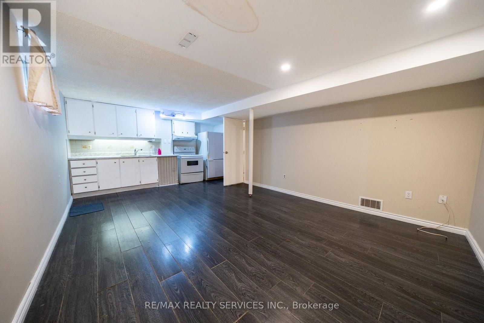 34 CLARRIDGE COURT - Image 40