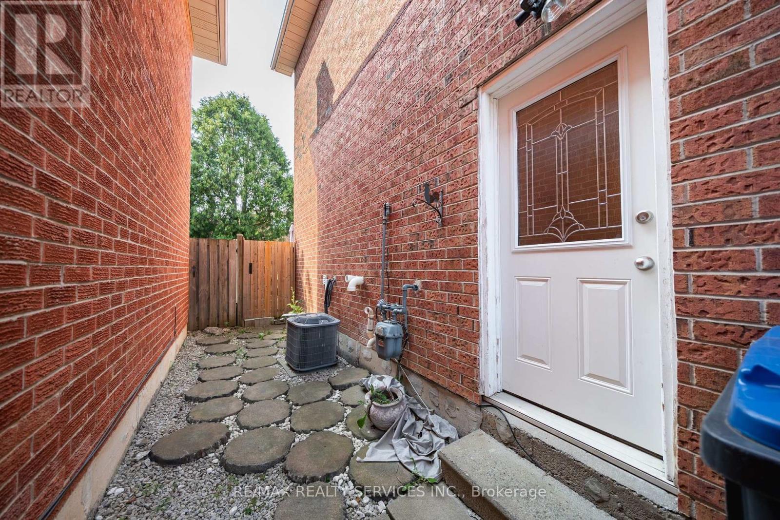 34 CLARRIDGE COURT - Image 47