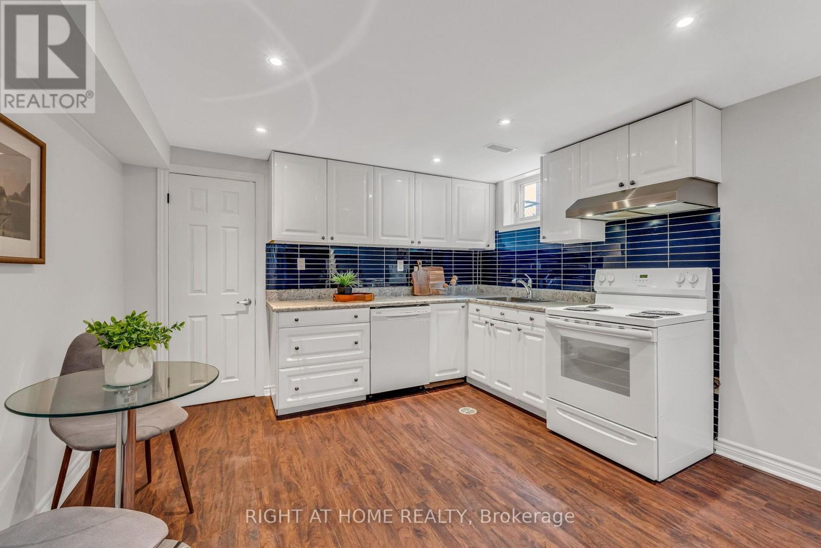 110 VICTORY DRIVE - 23