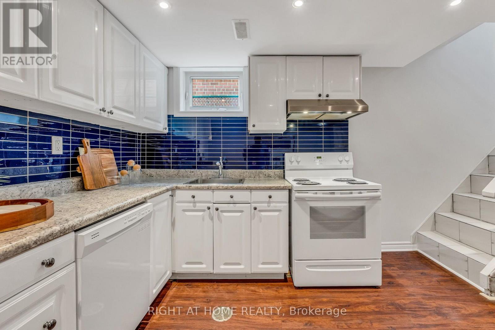 110 VICTORY DRIVE - 25