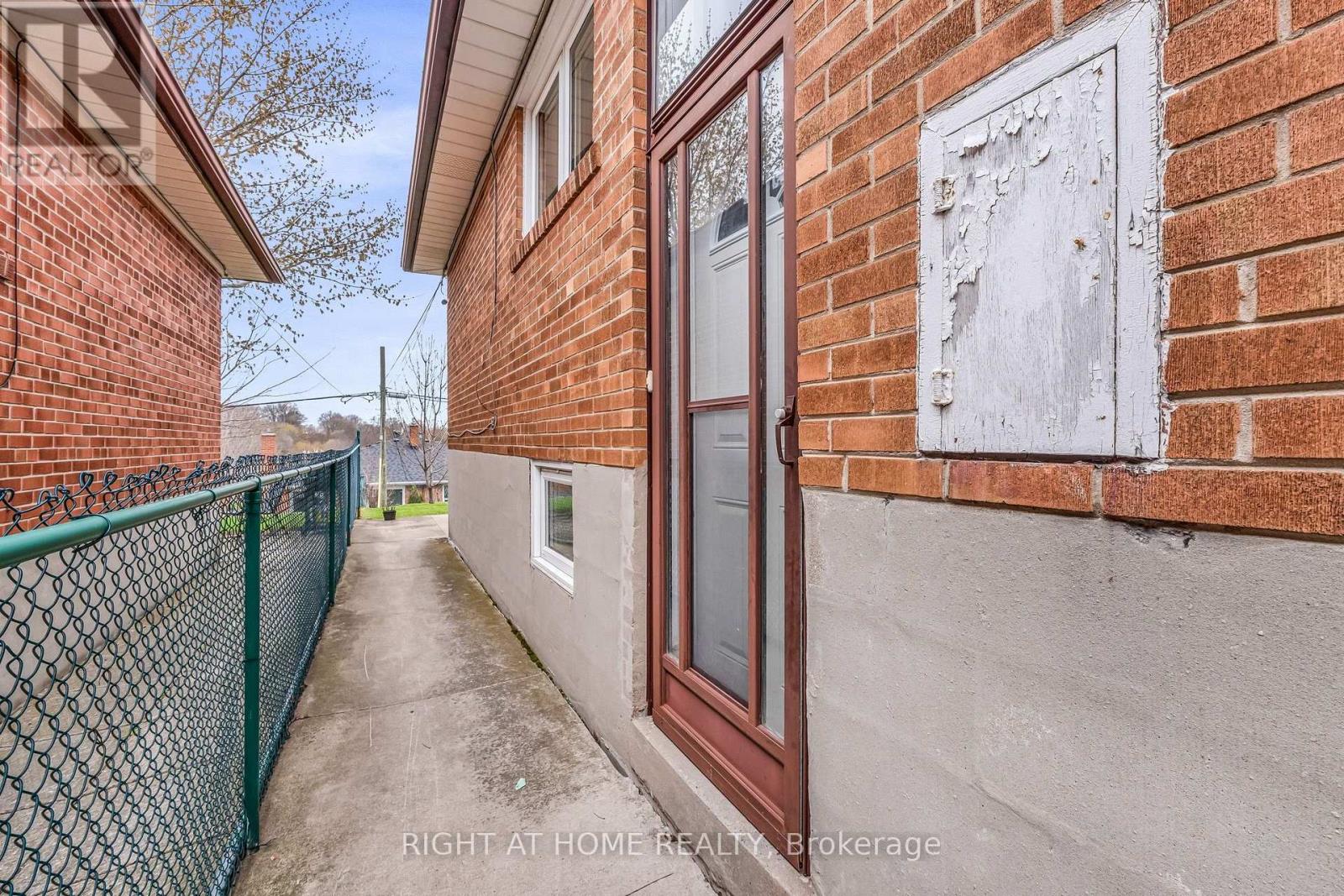 110 VICTORY DRIVE - 34