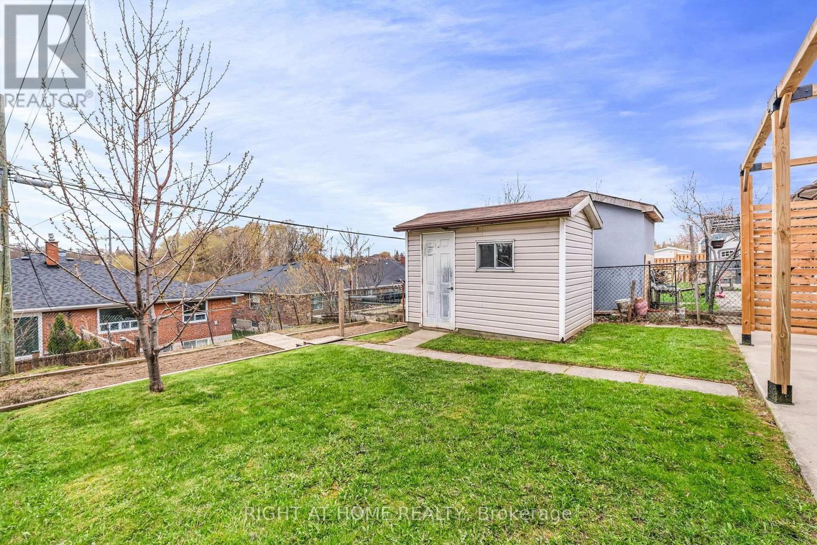 110 VICTORY DRIVE - 35