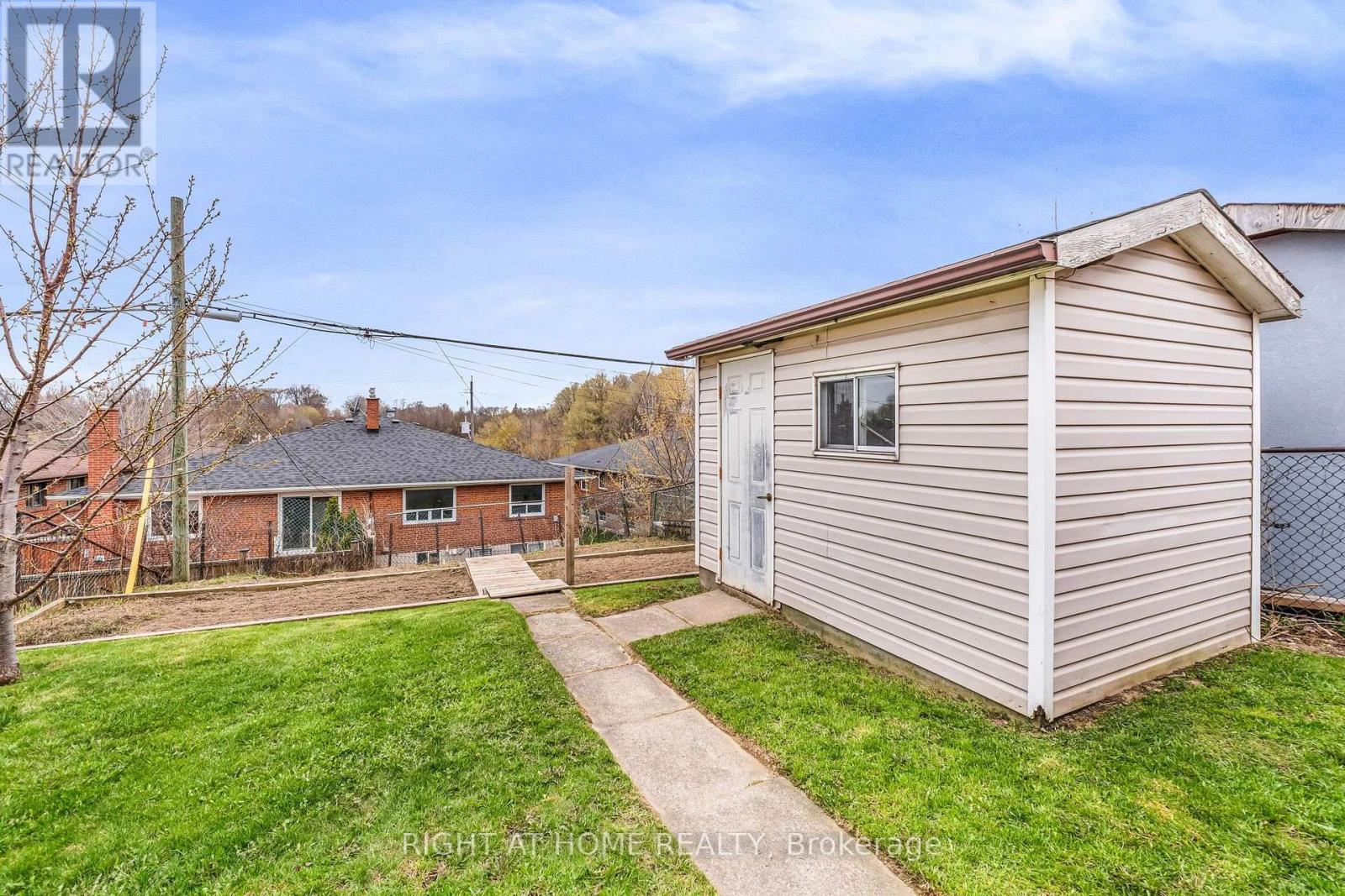 110 VICTORY DRIVE - 40