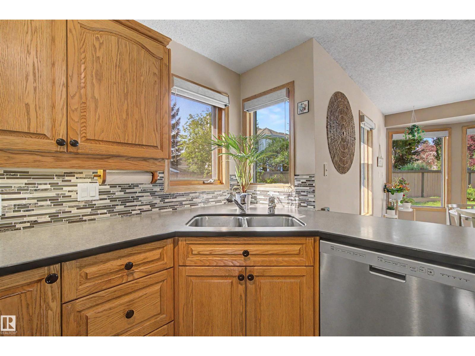711 BUTTERWORTH DR NW - 18
