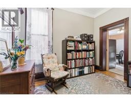 Eat in kitchen - 30 Ontario Avenue, Hamilton, ON L8N2X2 Photo 11