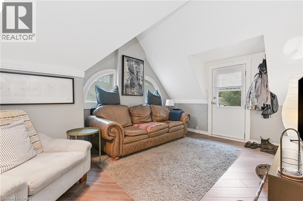30 ONTARIO Avenue - 37