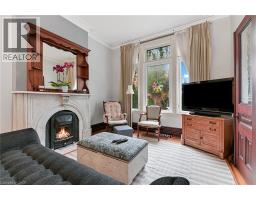 Eat in kitchen - 30 Ontario Avenue, Hamilton, ON L8N2X2 Photo 18