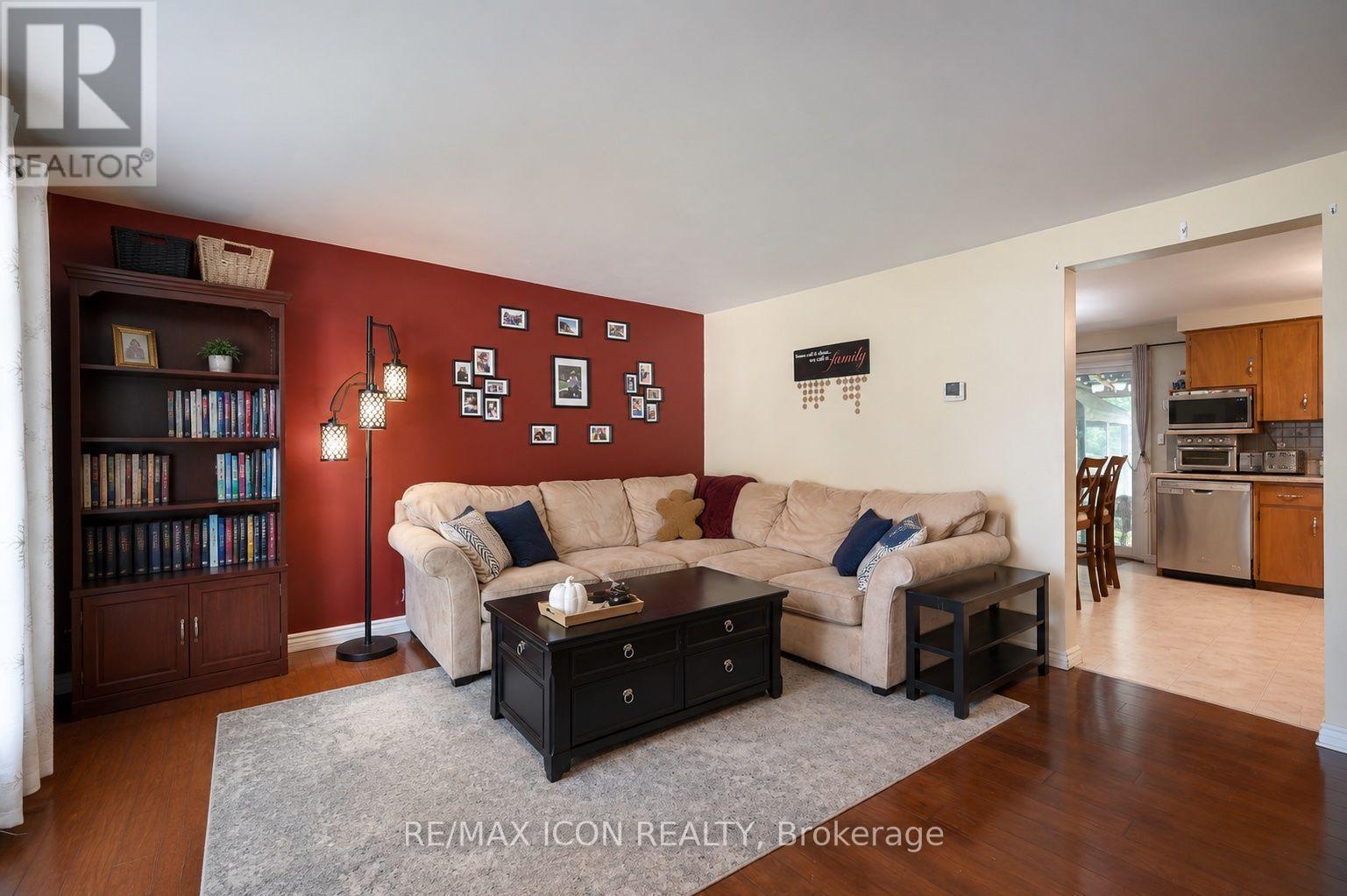 165 SELKIRK DRIVE - 7