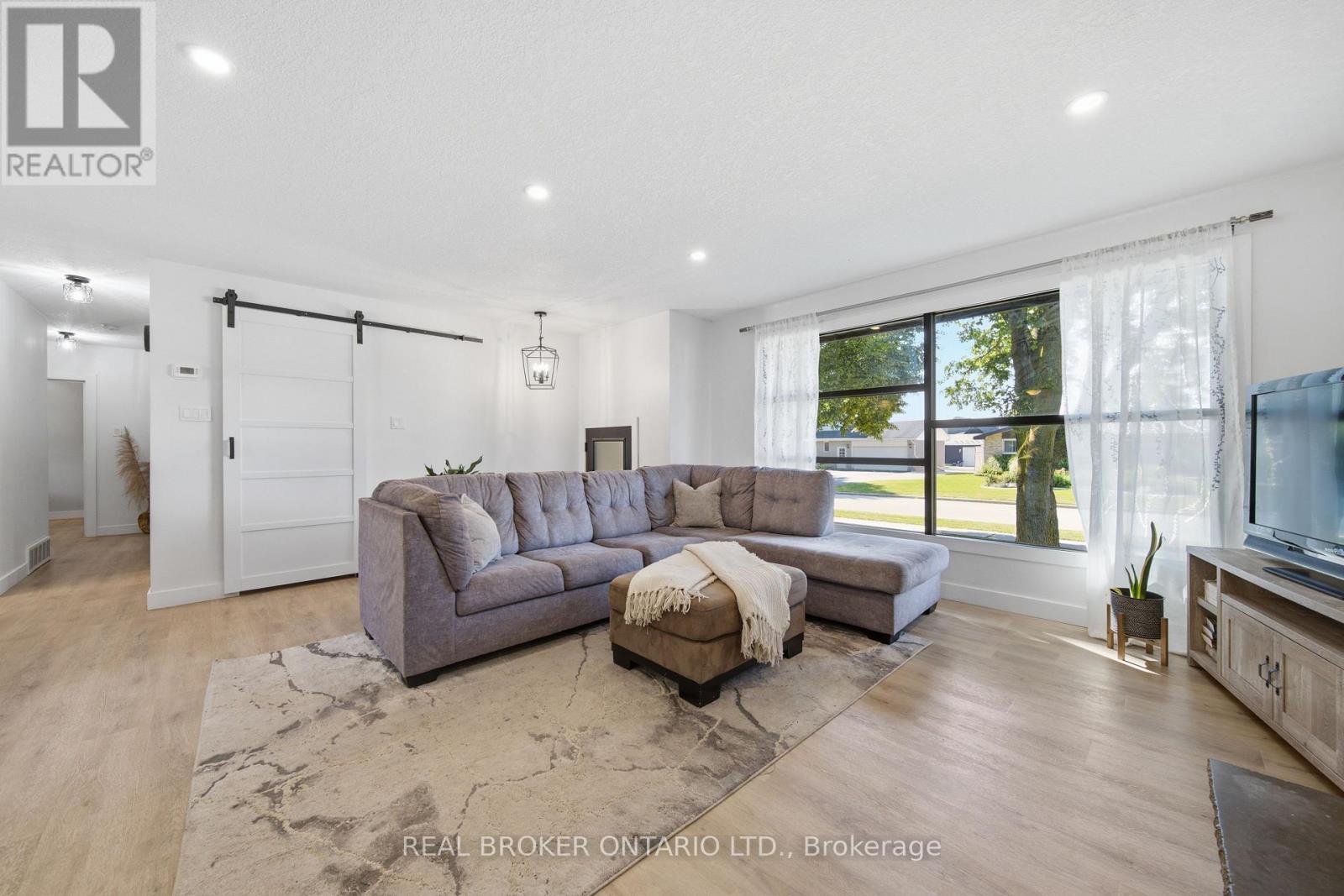 191 RUDY AVENUE - 8