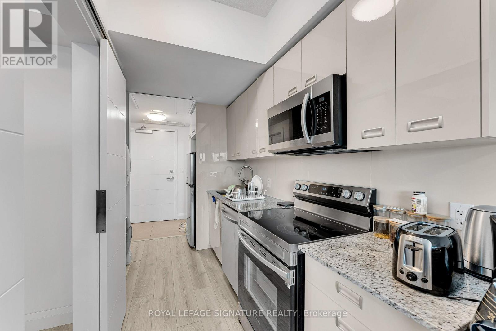 #501 652 PRINCESS STREET - Image 6