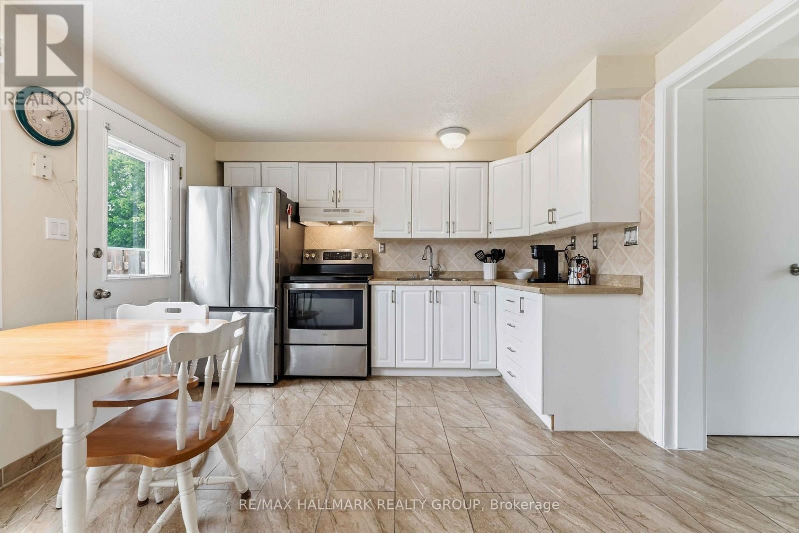 House for Rent in Ottawa – B – 1506 BEAVERPOND DRIVE N, Ottawa – By Peter Sagos - Image 9